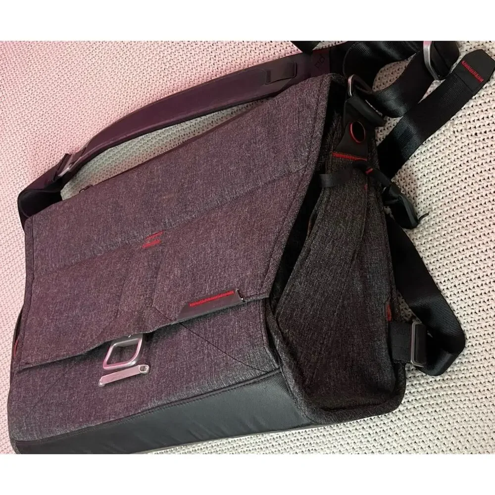 Peak Design Everyday Messenger V2 Camera Laptop Gray Bag/No Divider